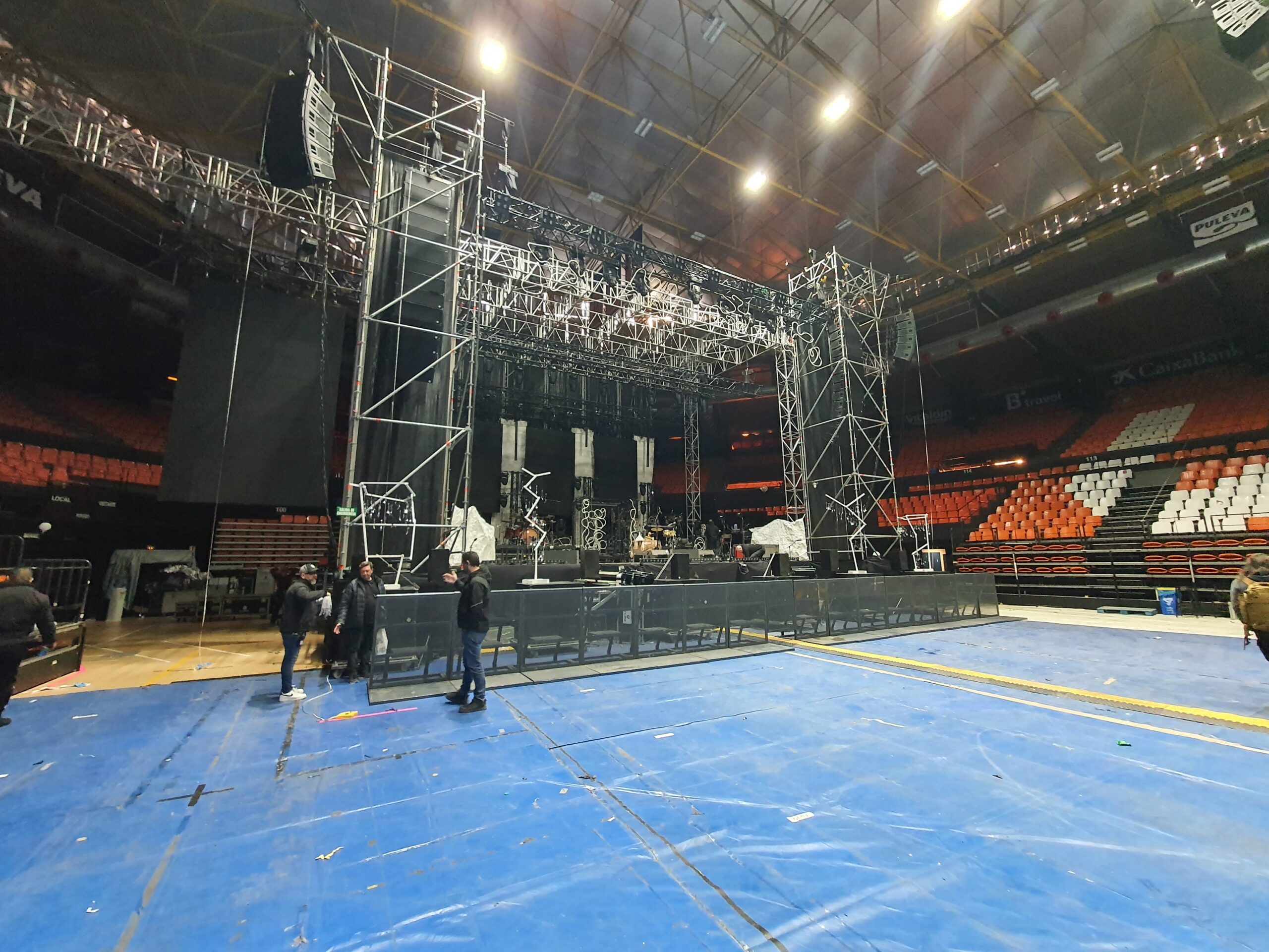 imagen ground support Concierto Bryan Adams