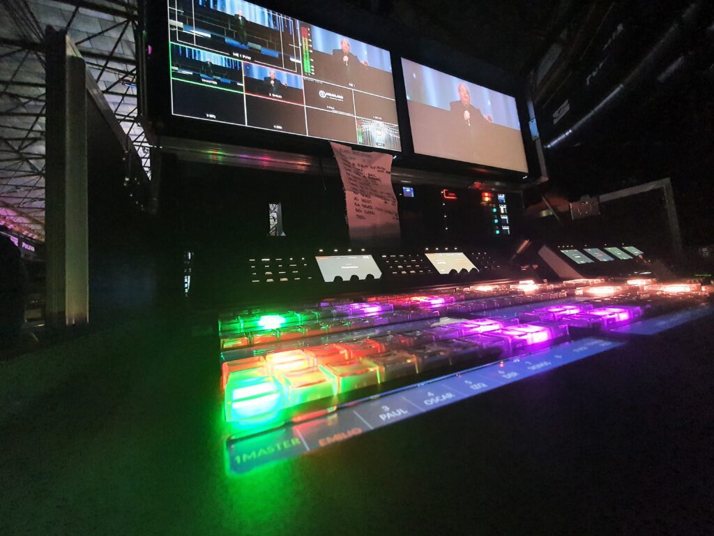 imagen mesa realización mentes peligrosas