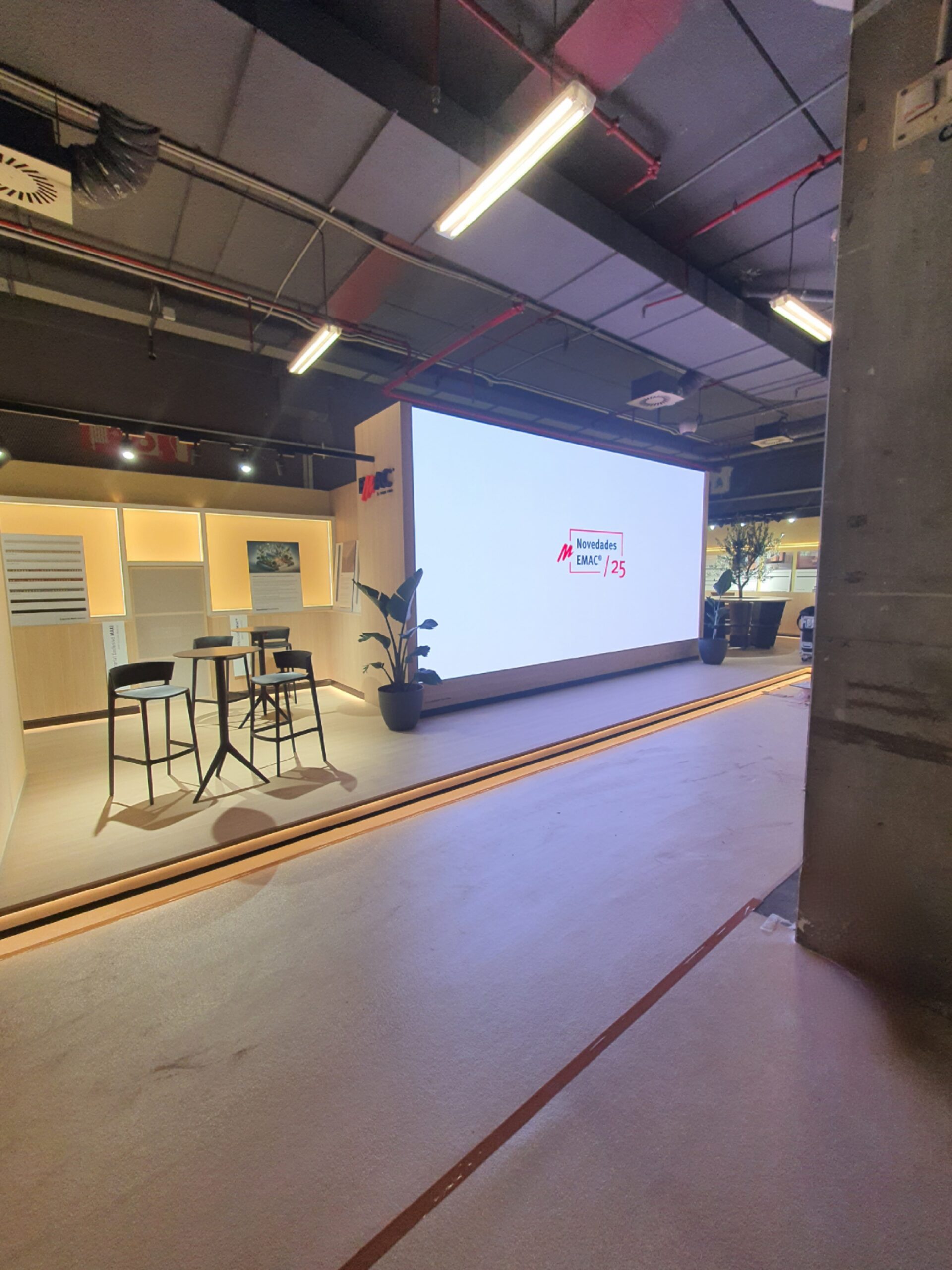 pantalla EMAC CEVISAMA 2025