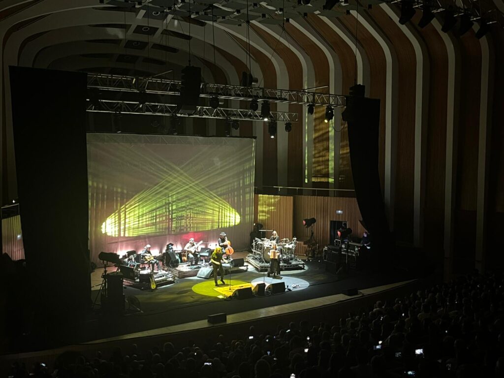 imagen escenario concierto Robert Plant