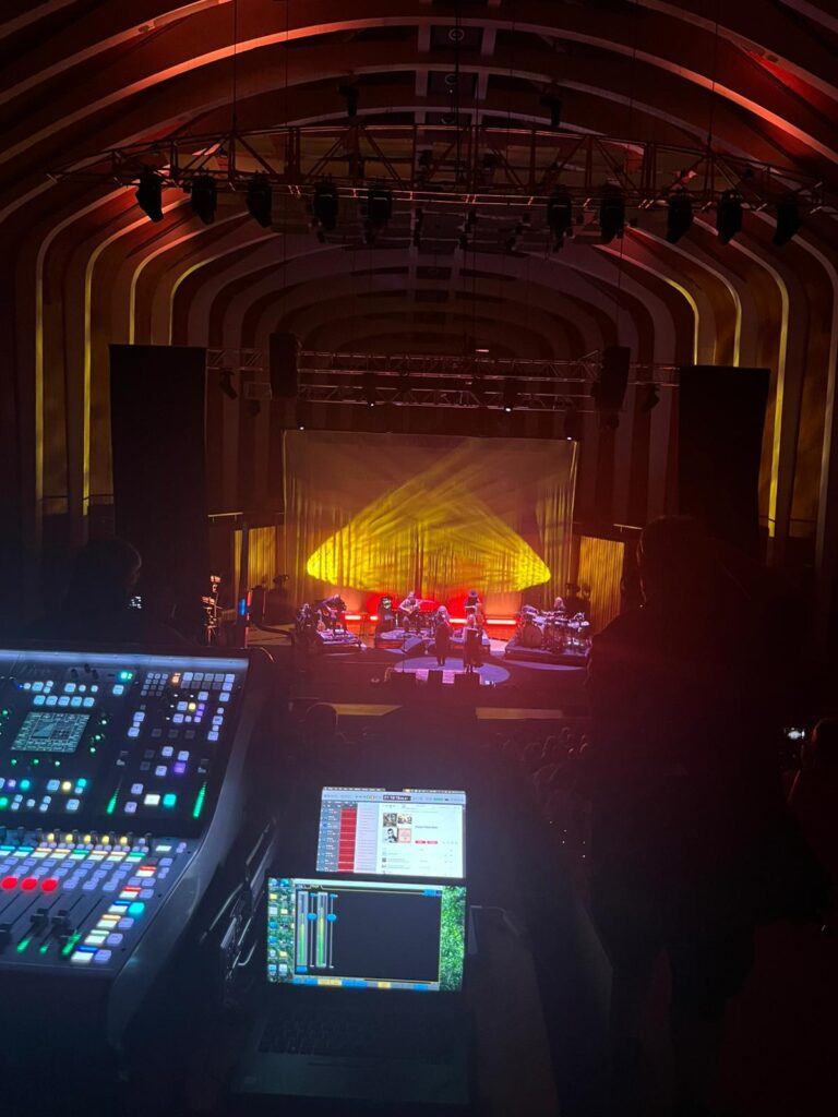 mesa sonido concierto Robert Plant