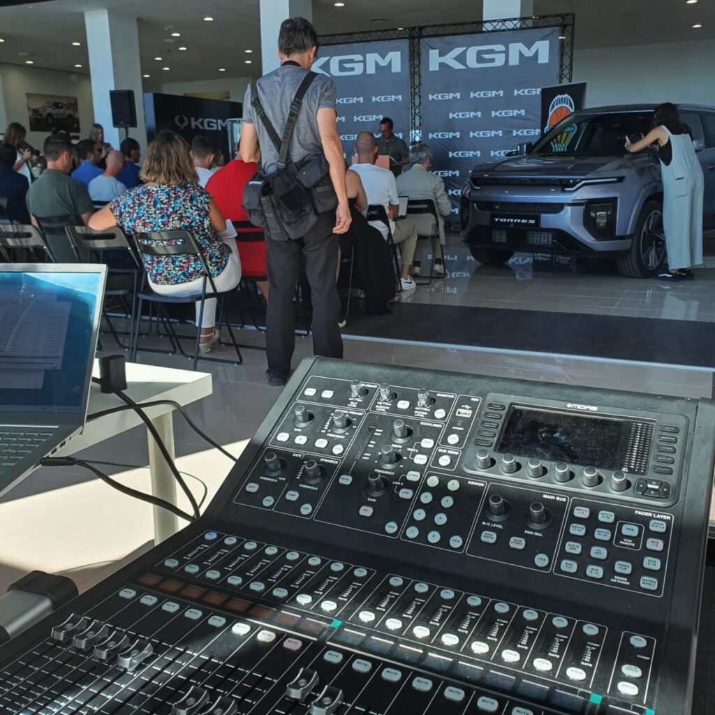 mesa sonido Presentación de Neal Sako