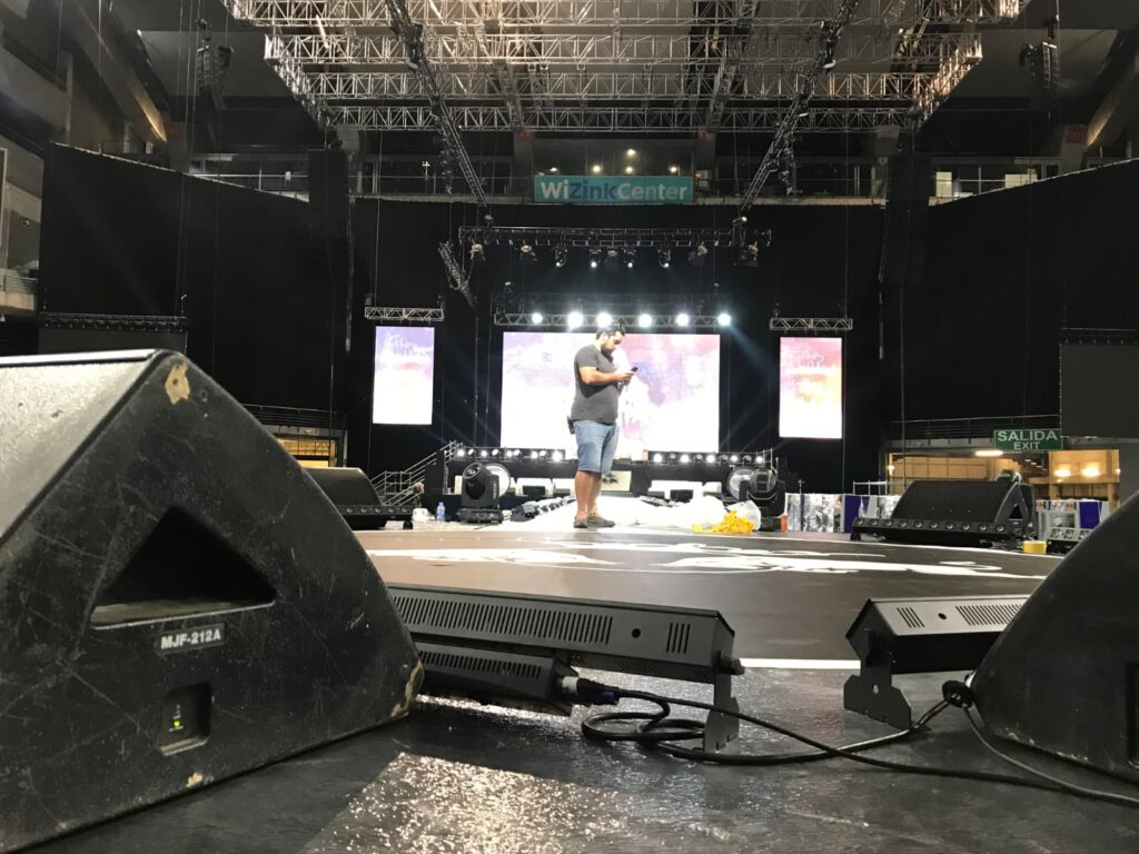 montaje Pelea de Gallos 2017