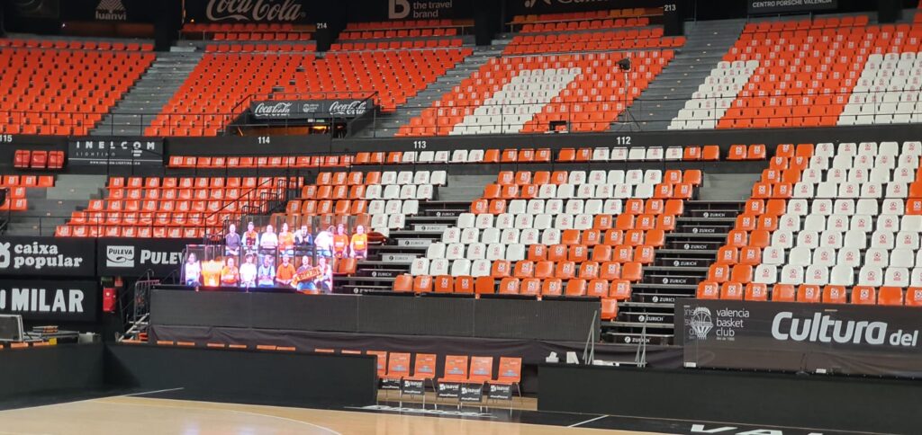 foto grada público virtual