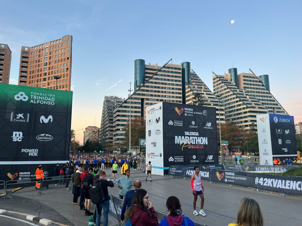 salida Maratón Valencia 2025