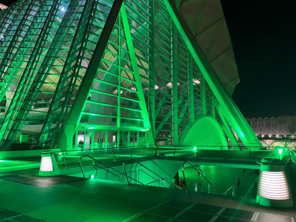 ilumación 50 aniversario Anecoop Ciudad de las Artes