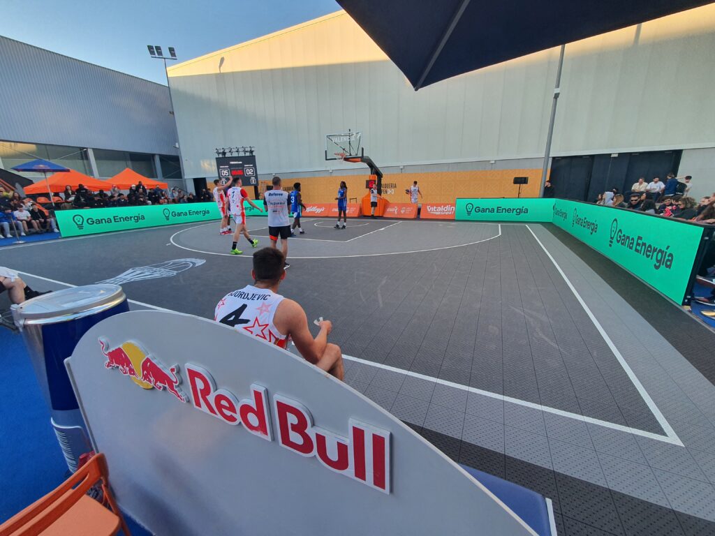 banquillos pista Open 3x3